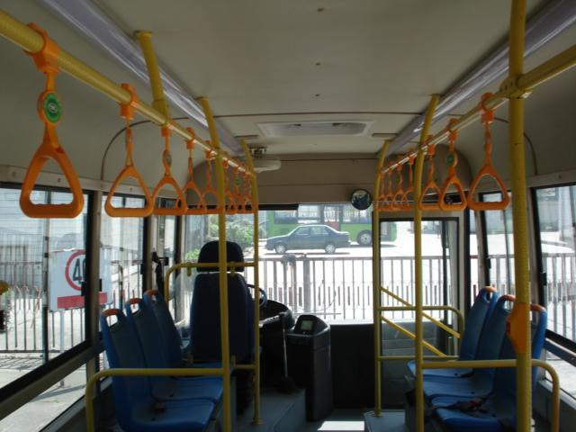 Χαμηλά λεωφορεία 48 λεωφορεία 3300mm πόλεων πατωμάτων διά Seater βάση ροδών